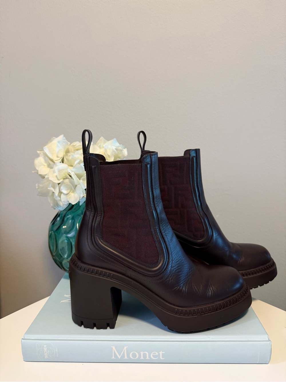 Fendi Domino 95MM Leather Platform Chelsea Boots in Dark Brown